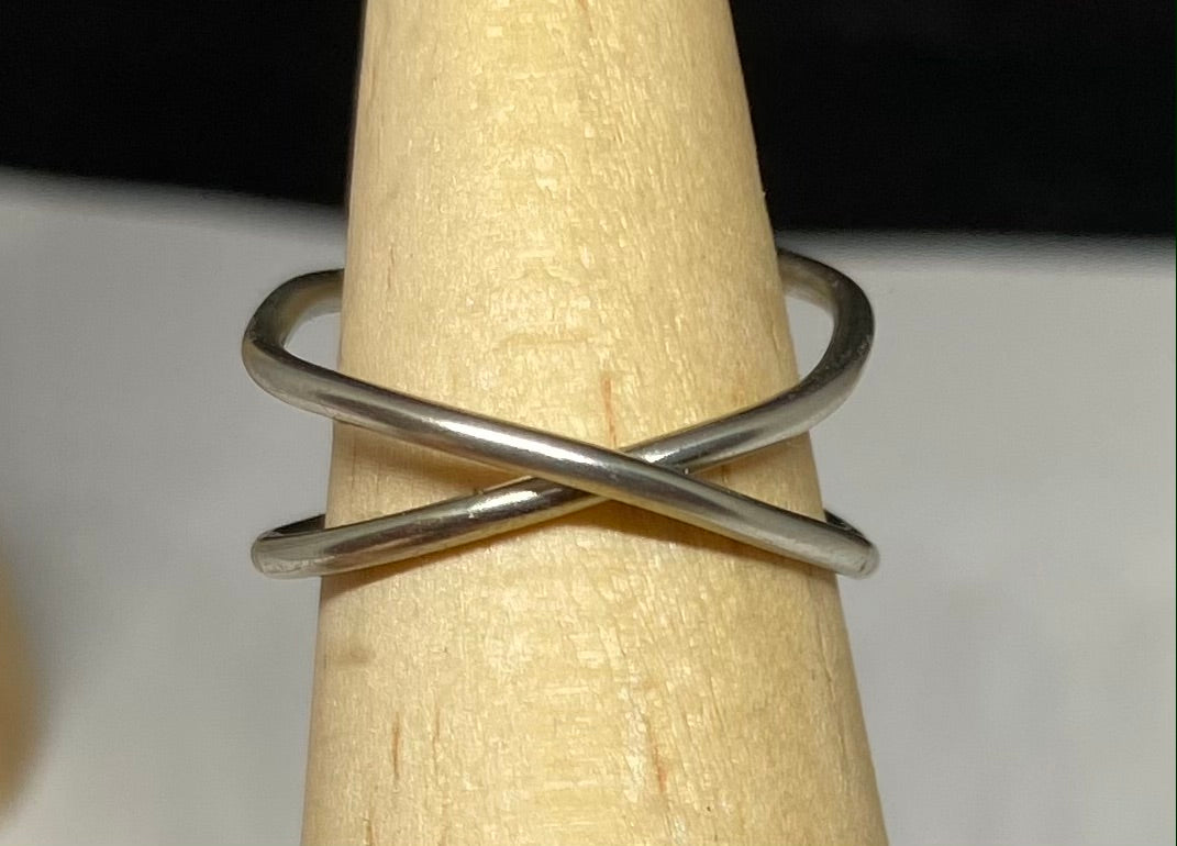 Criss-Crossed Midi Ring